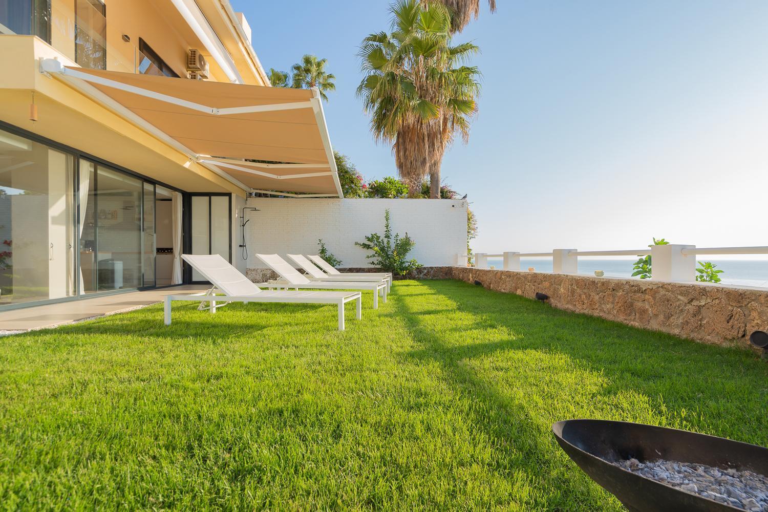 Private 250Sqm Garden Duplex, Jacuzzi, Cinema, Sea View Escape Διαμέρισμα Τορρεμολίνος Εξωτερικό φωτογραφία