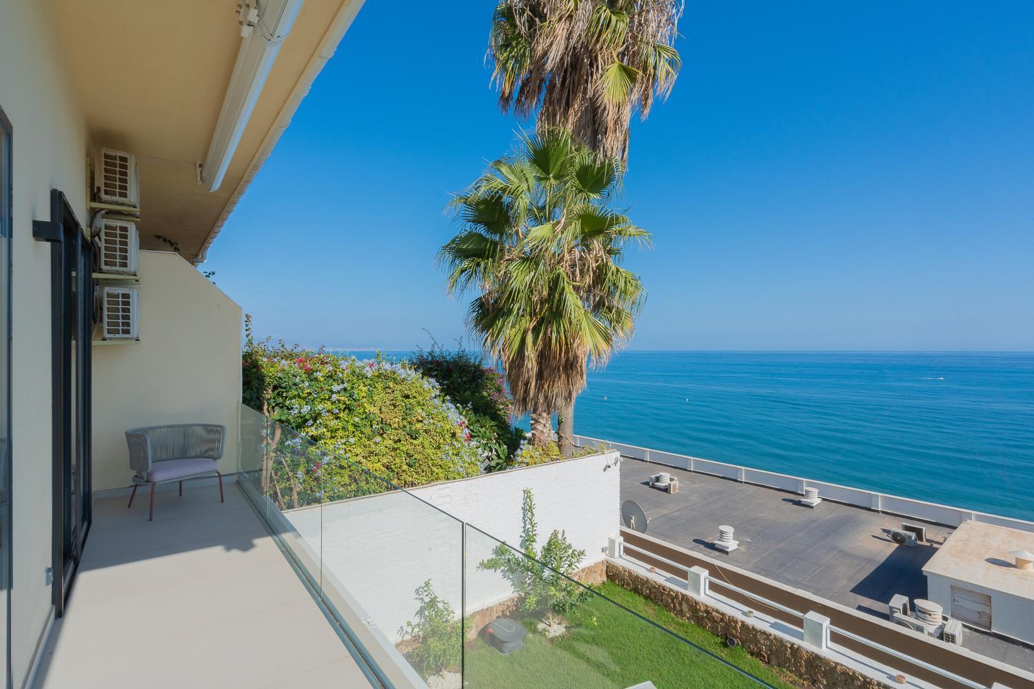 Private 250Sqm Garden Duplex, Jacuzzi, Cinema, Sea View Escape Διαμέρισμα Τορρεμολίνος Εξωτερικό φωτογραφία