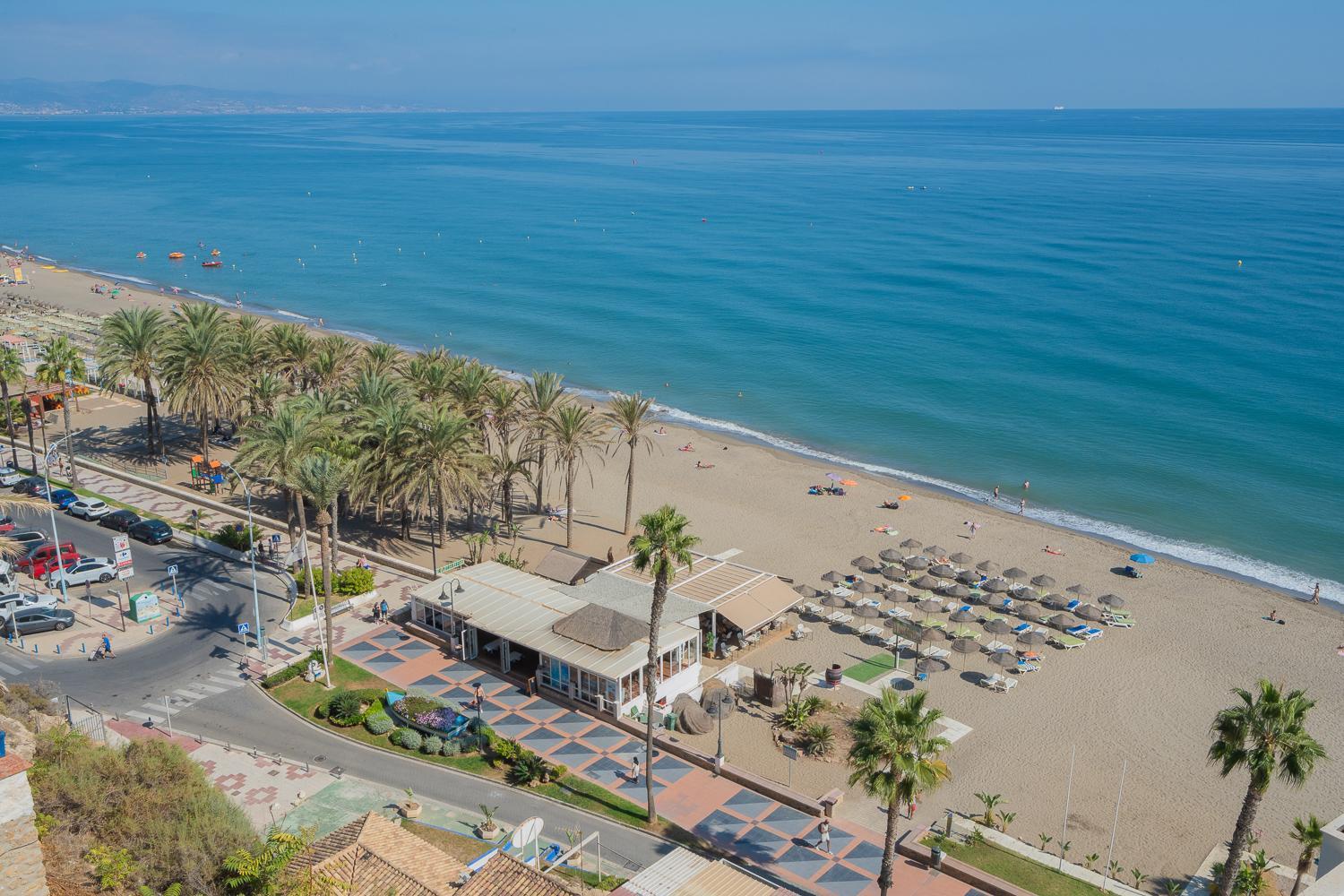 Private 250Sqm Garden Duplex, Jacuzzi, Cinema, Sea View Escape Διαμέρισμα Τορρεμολίνος Εξωτερικό φωτογραφία