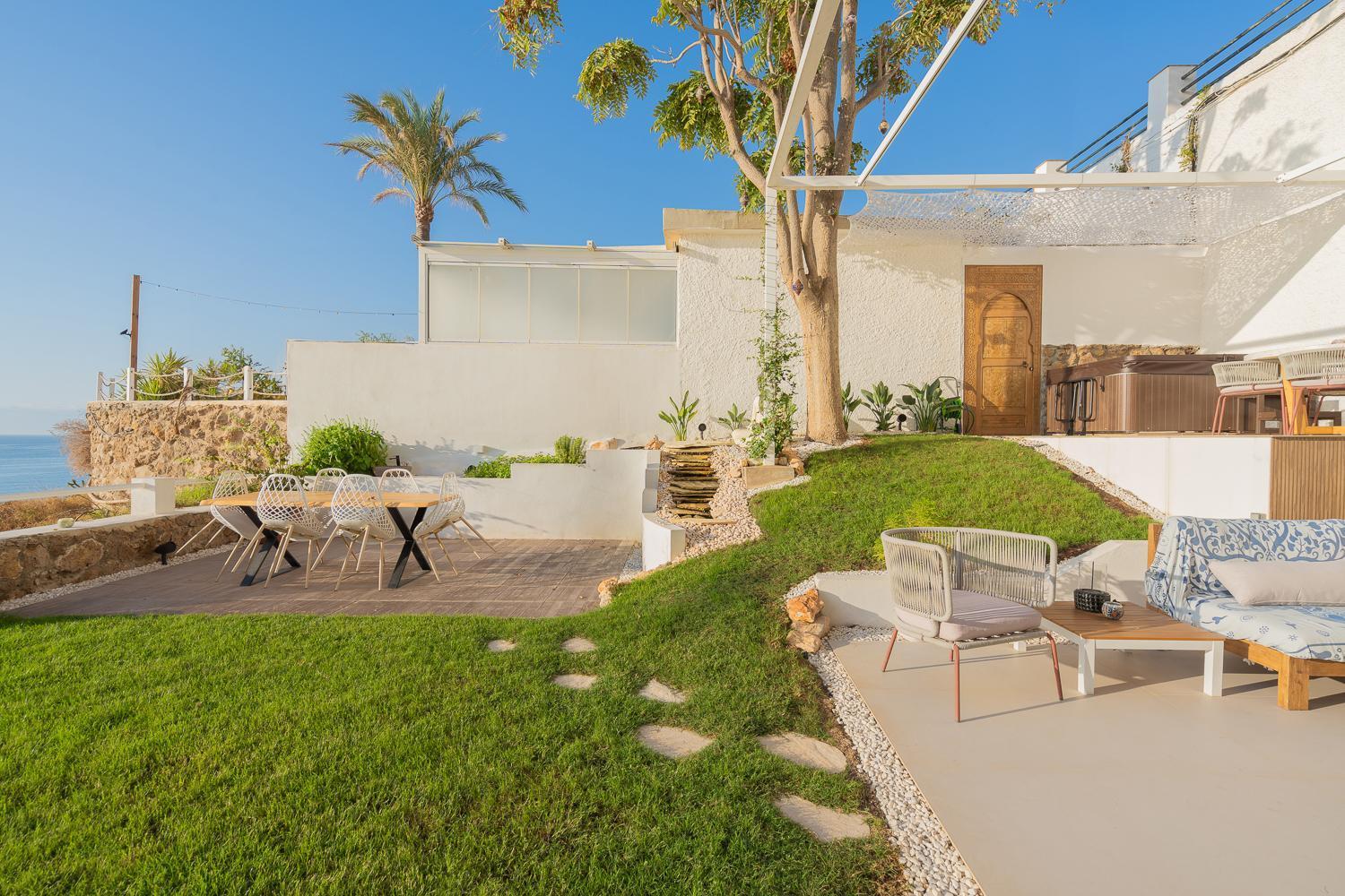 Private 250Sqm Garden Duplex, Jacuzzi, Cinema, Sea View Escape Διαμέρισμα Τορρεμολίνος Εξωτερικό φωτογραφία