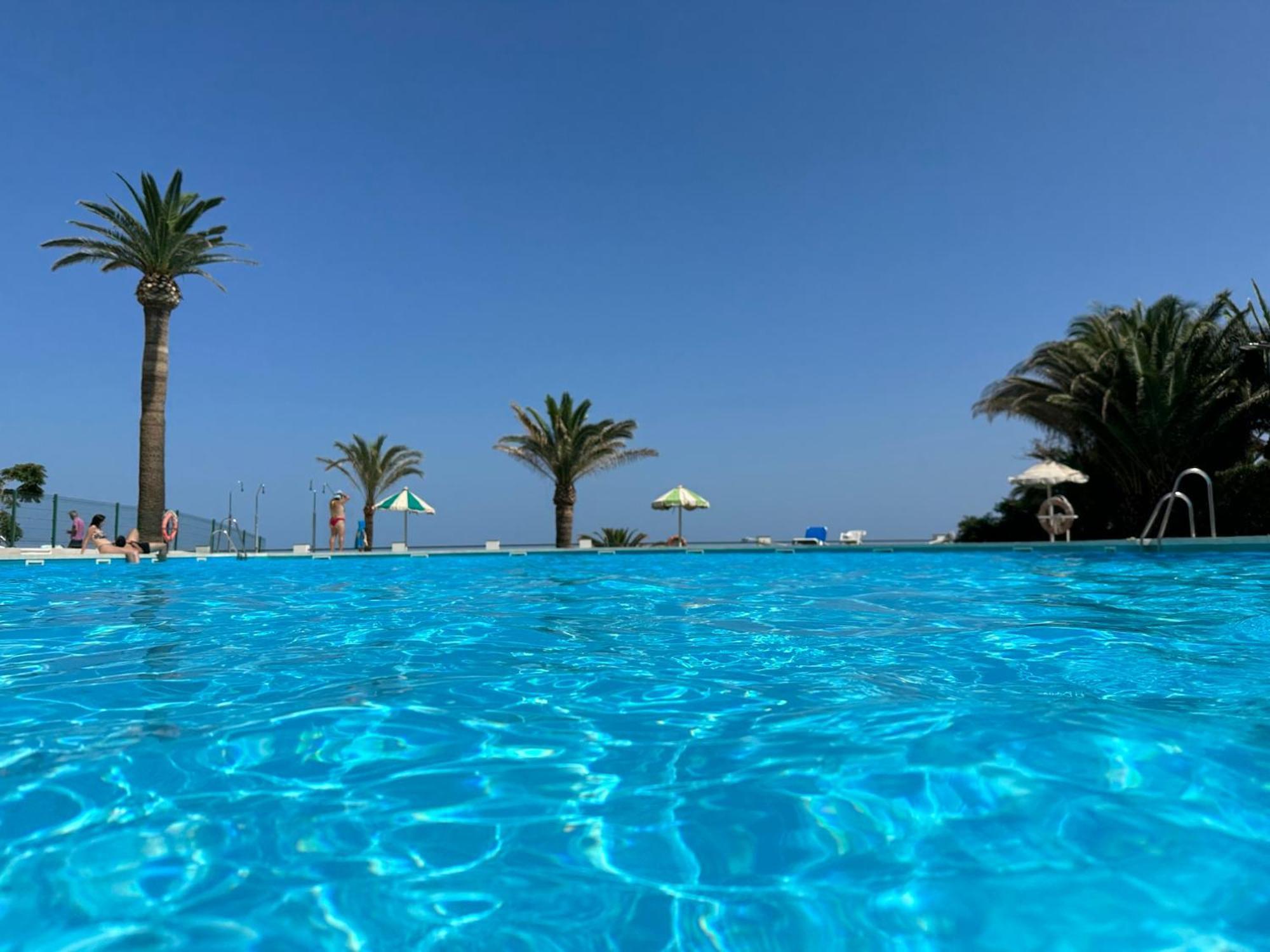Private 250Sqm Garden Duplex, Jacuzzi, Cinema, Sea View Escape Διαμέρισμα Τορρεμολίνος Εξωτερικό φωτογραφία